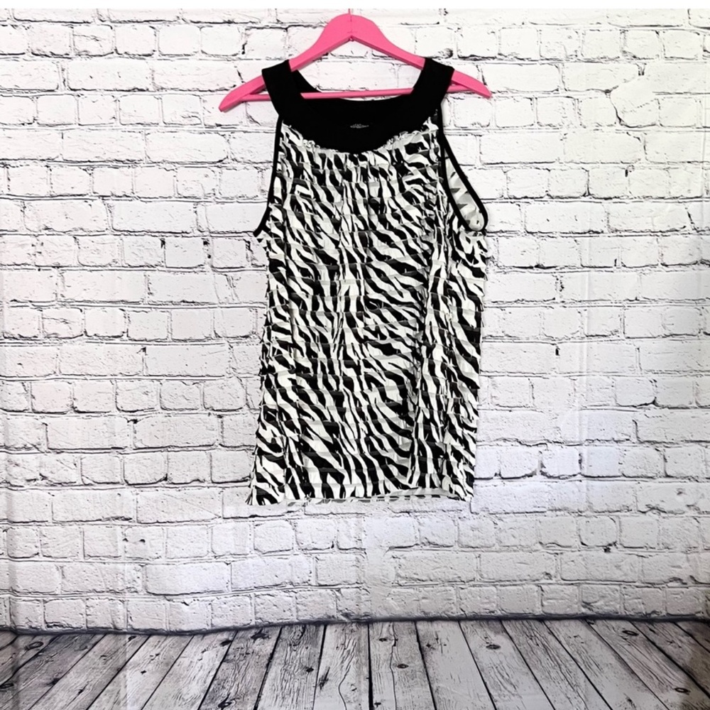 NOTATIONS. Ruffled tank top. Size 1X